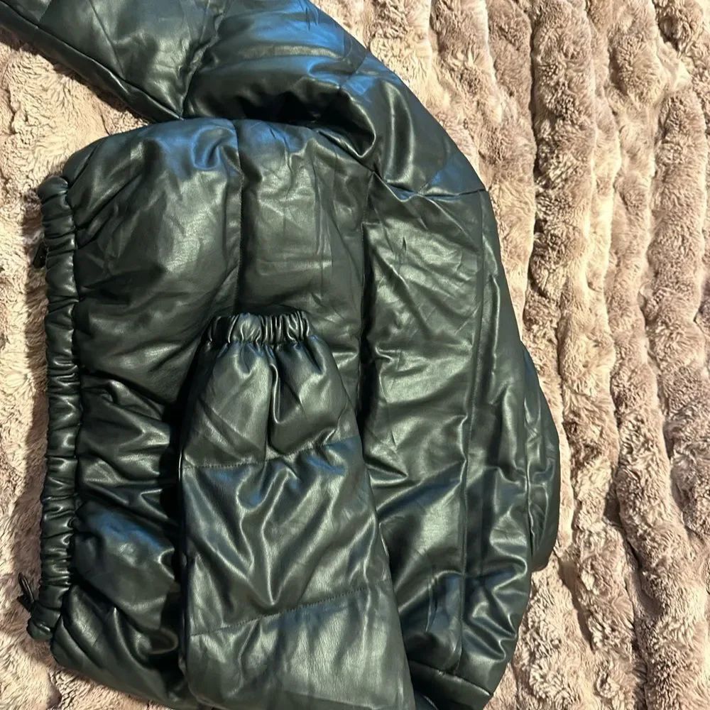 Black Puffer Jacket - Picture 6 of 7